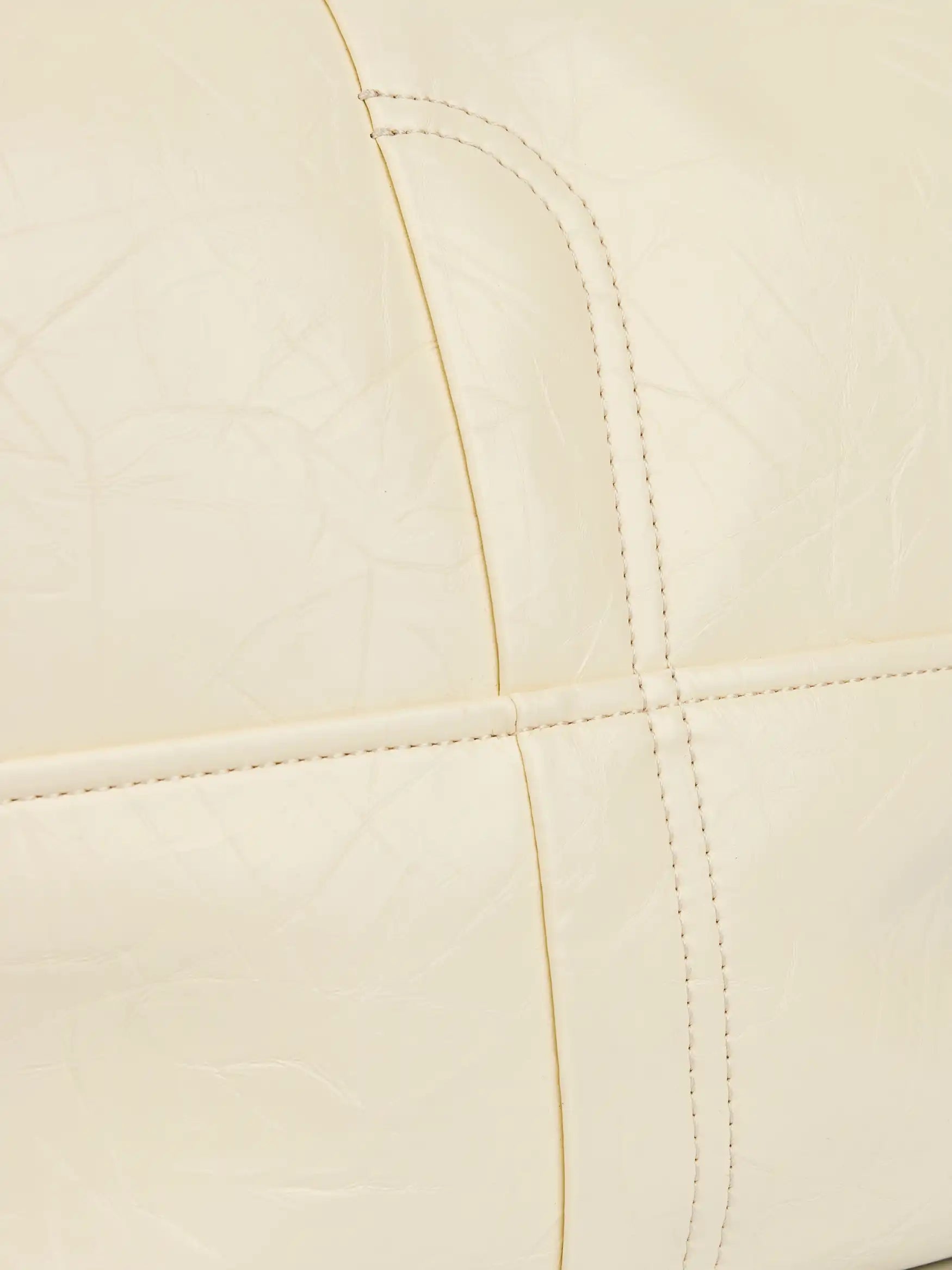 Berry Hobo Shoulder Bag - Ivory