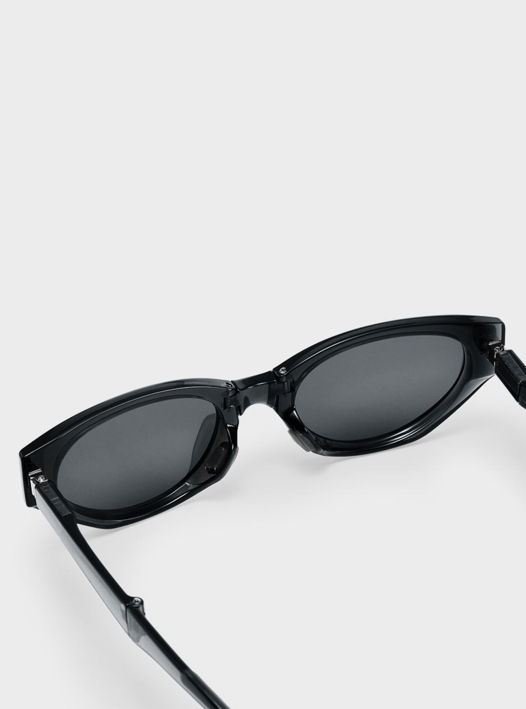 Flat oval frame polarized sunglasses